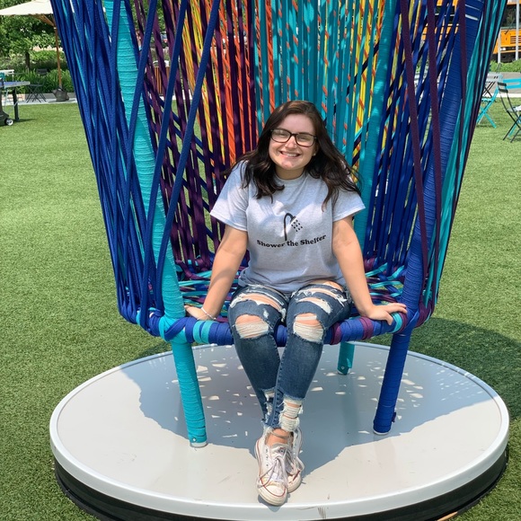 Meet your Posher, Madison - Picture 1 of 1